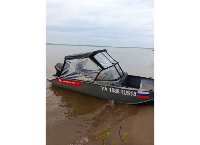 Лодка пластиковая: как купить и подобрать мотор